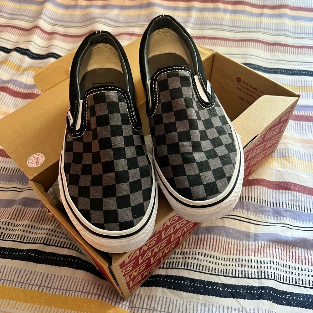 Checkered vans slip on